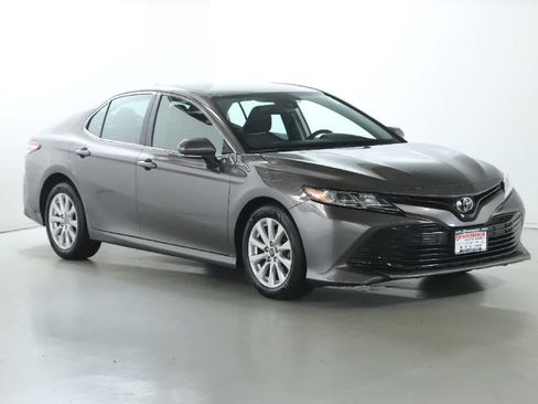 Certified 2019 Toyota Camry LE w/ Convenience Package FWD image 9