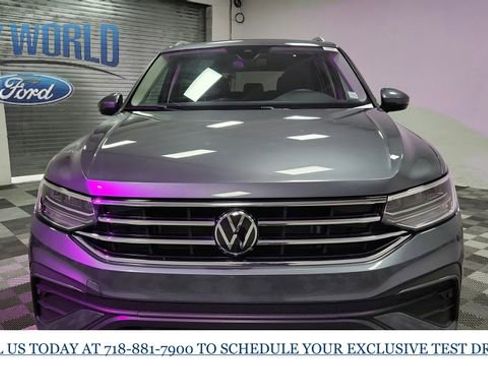 Used 2024 Volkswagen Tiguan SE image 3