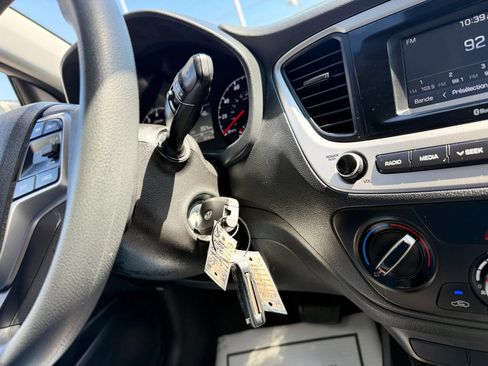 Used 2021 Hyundai Accent SE FWD image 19