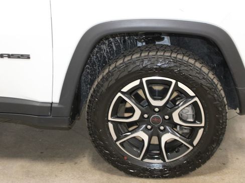 Used 2025 Jeep Compass Trailhawk image 56