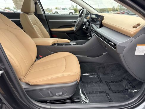 Used 2025 Hyundai Sonata Limited image 19