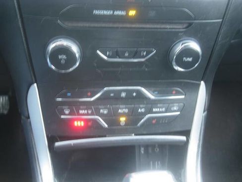 Used 2015 Ford Edge SEL w/ Equipment Group 201A image 18