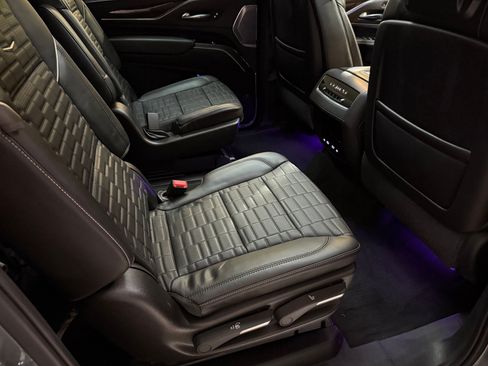 Used 2021 Cadillac Escalade ESV Premium Luxury Platinum image 52