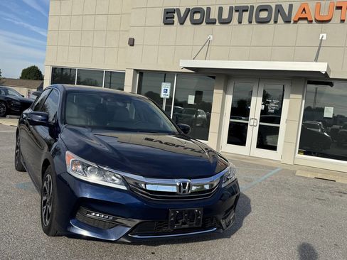 Used 2017 Honda Accord EX-L image 6