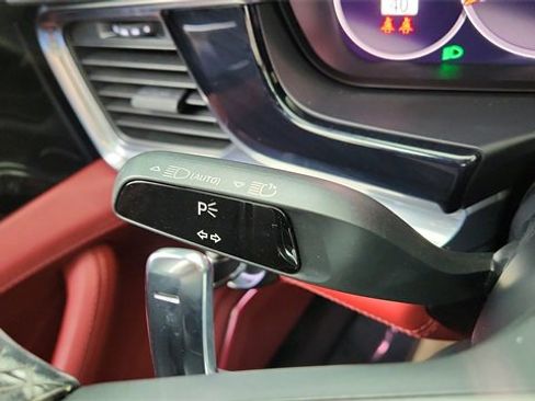 Used 2023 Porsche Panamera Platinum Edition image 40