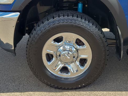 Used 2017 RAM 2500 Tradesman w/ Chrome Appearance Group image 16