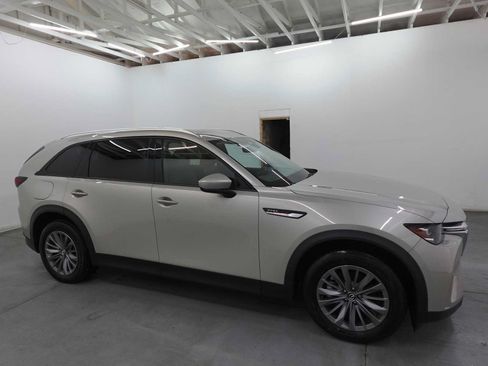 Used 2024 MAZDA CX-90 Plug-In Hybrid w/ Preferred AWD/4WD image 4