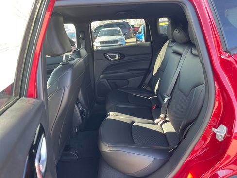 New 2026 Jeep Compass Latitude image 13