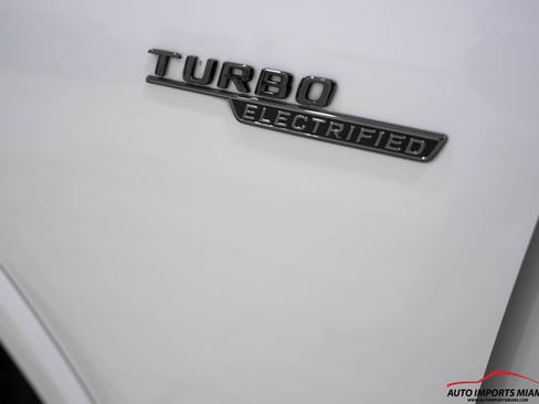 Used 2024 Mercedes-Benz GLC 43 AMG 4MATIC image 7