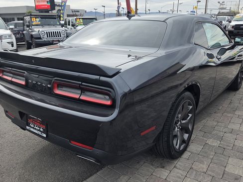 Used 2018 Dodge Challenger SXT Plus image 5