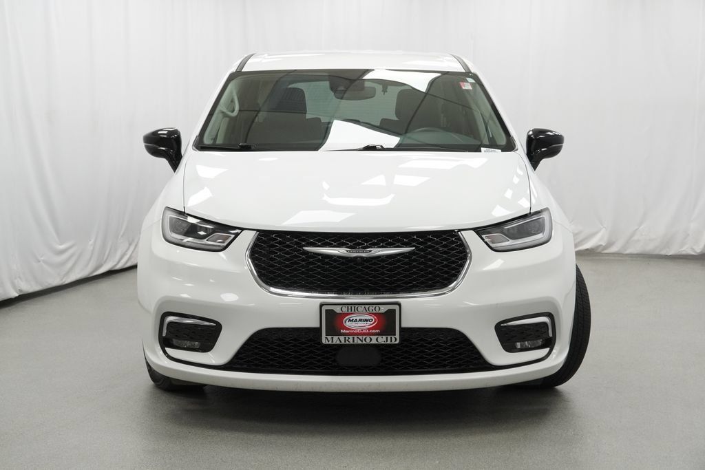 Used 2024 Chrysler Pacifica Limited FWD image 14
