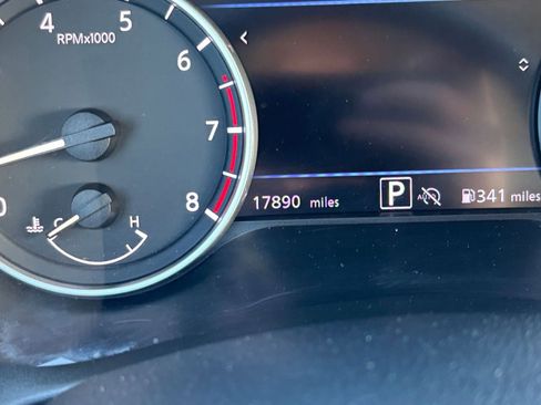 Used 2025 Nissan Sentra SV image 38