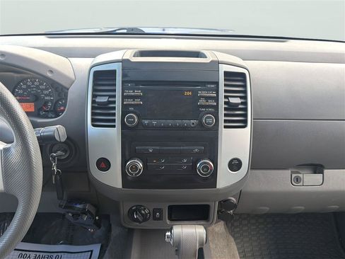 Used 2014 Nissan Frontier SV AWD/4WD image 18