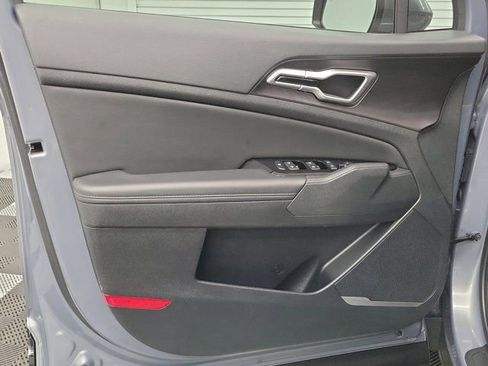 Used 2024 Kia Sportage EX FWD image 18