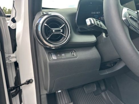 New 2026 Chevrolet Equinox LT w/ Convenience Package II image 13