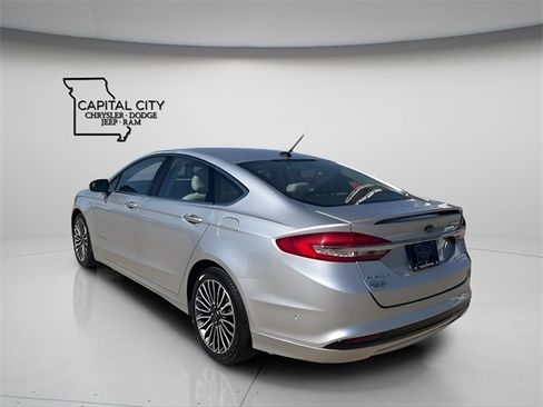 Used 2018 Ford Fusion Titanium image 7