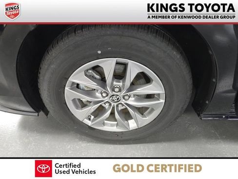 Certified 2025 Toyota Sienna XLE AWD/4WD image 27