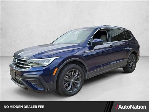 Used 2023 Volkswagen Tiguan SE w/ Panoramic Sunroof Package FWD image 1