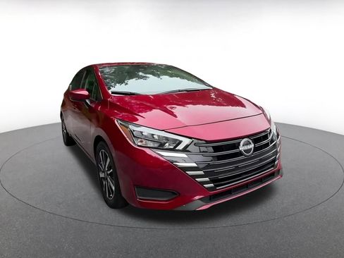 Used 2025 Nissan Versa SV FWD image 3
