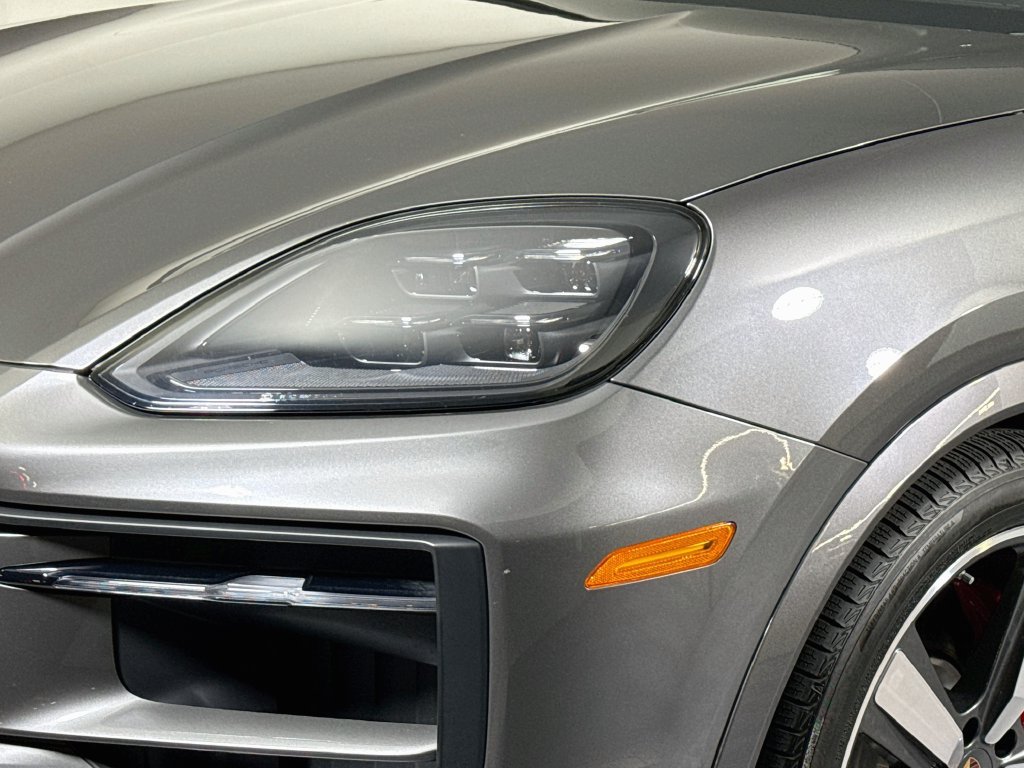Certified 2025 Porsche Cayenne S AWD/4WD image 28