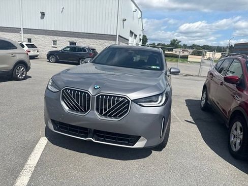 Used 2025 BMW X3 xDrive30i w/ Premium Package AWD/4WD image 4