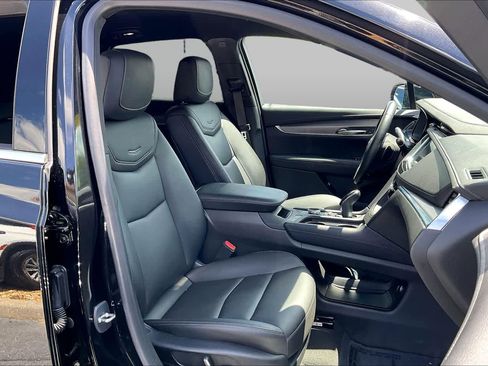 Used 2023 Cadillac XT5 Luxury AWD/4WD image 8