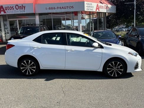 Used 2017 Toyota Corolla SE image 4