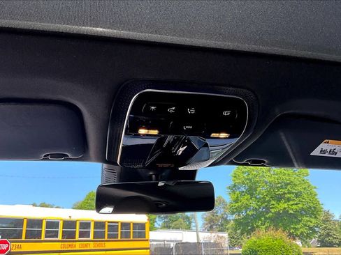 Used 2025 Mercedes-Benz GLC 300 image 34