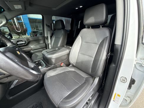 Used 2022 Chevrolet Silverado 2500 LTZ w/ LTZ Convenience Package image 19