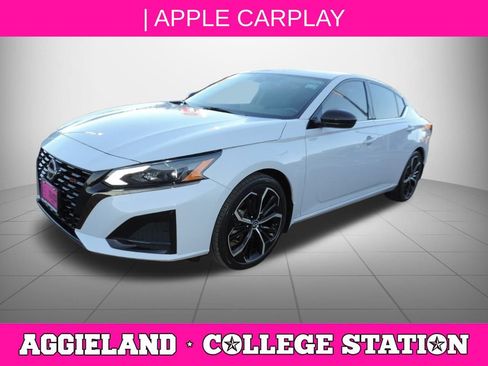 Certified 2024 Nissan Altima 2.5 SR w/ SR Premium Package image 8