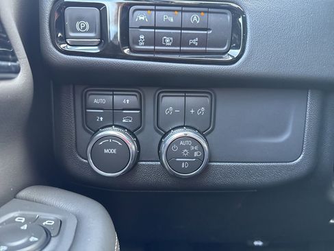 New 2026 GMC Yukon XL Elevation w/ LPO, Floor Liner Package image 31