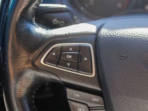 Used 2017 Ford Focus Titanium image 33