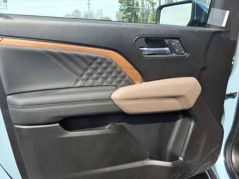 New 2026 GMC Canyon Denali image 13