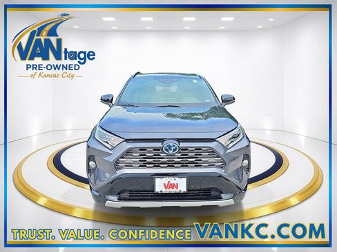 Used 2020 Toyota RAV4 XSE AWD/4WD image 2
