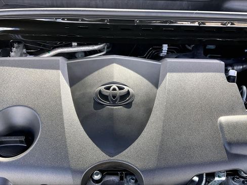 Used 2024 Toyota Camry XSE FWD image 33