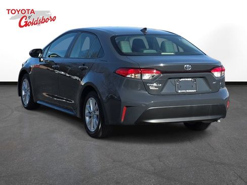 Used 2023 Toyota Corolla LE w/ LE Premium Package image 7