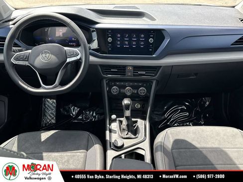 Used 2024 Volkswagen Taos SE AWD/4WD image 15