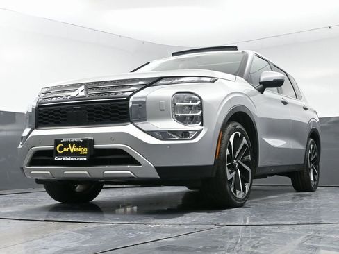 Used 2023 Mitsubishi Outlander SE image 49
