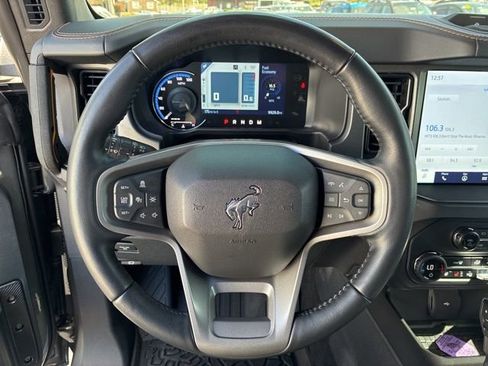 Used 2024 Ford Bronco Badlands image 28