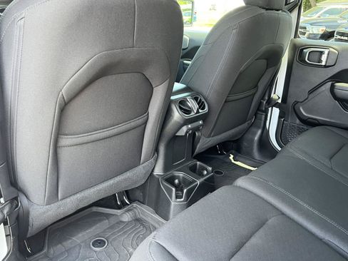 Used 2023 Jeep Wrangler Unlimited Sport AWD/4WD image 34