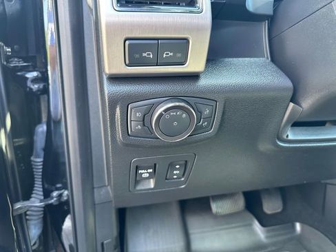 Used 2018 Ford F150 Platinum AWD/4WD image 11