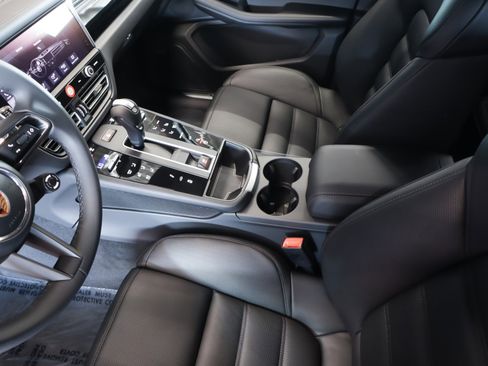 New 2026 Porsche Macan S image 19