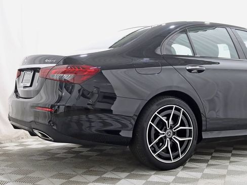 Used 2023 Mercedes-Benz E 350 4MATIC Sedan image 9