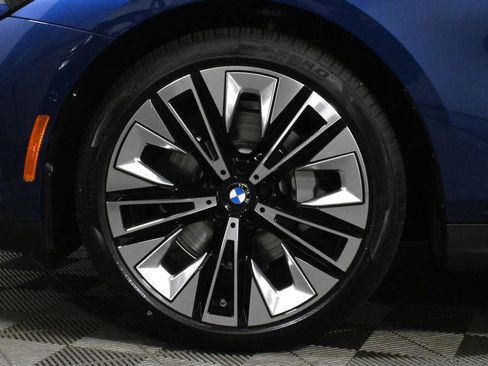 Used 2026 BMW 530i xDrive w/ Premium Package image 12