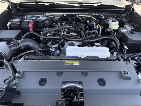 Used 2025 Toyota Tacoma TRD Off-Road w/ TRD Off Road Premium Package image 32