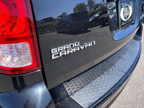Used 2017 Dodge Grand Caravan SE FWD image 24