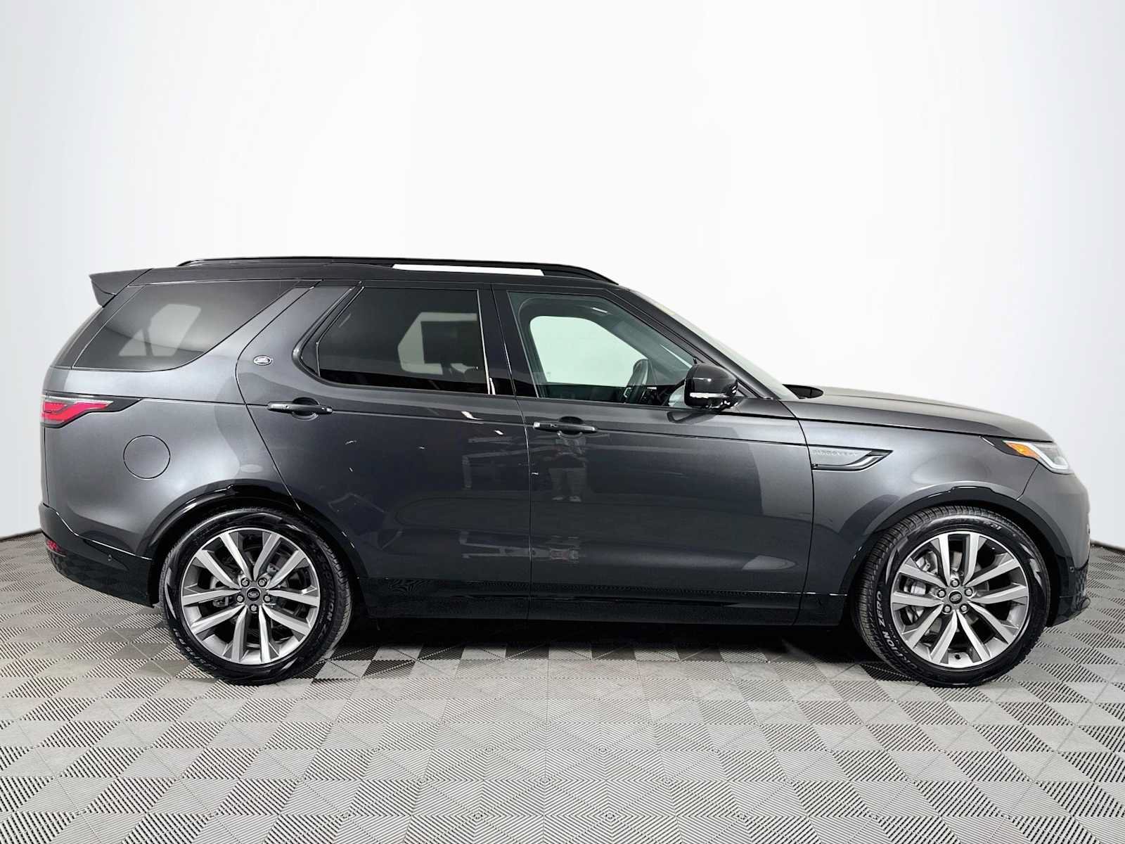 New 2026 Land Rover Discovery Dynamic SE AWD/4WD image 4