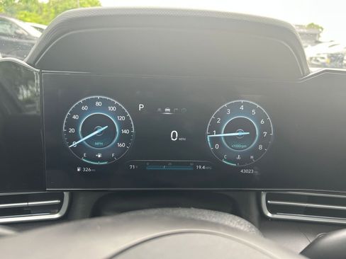 Used 2025 Hyundai Elantra SEL FWD image 35
