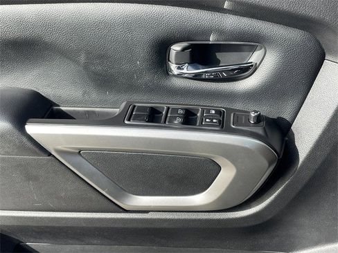 Used 2021 Nissan Titan SV w/ SV Convenience Package image 23