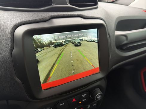 Used 2023 Jeep Renegade Limited w/ Sun/Sound Group AWD/4WD image 17